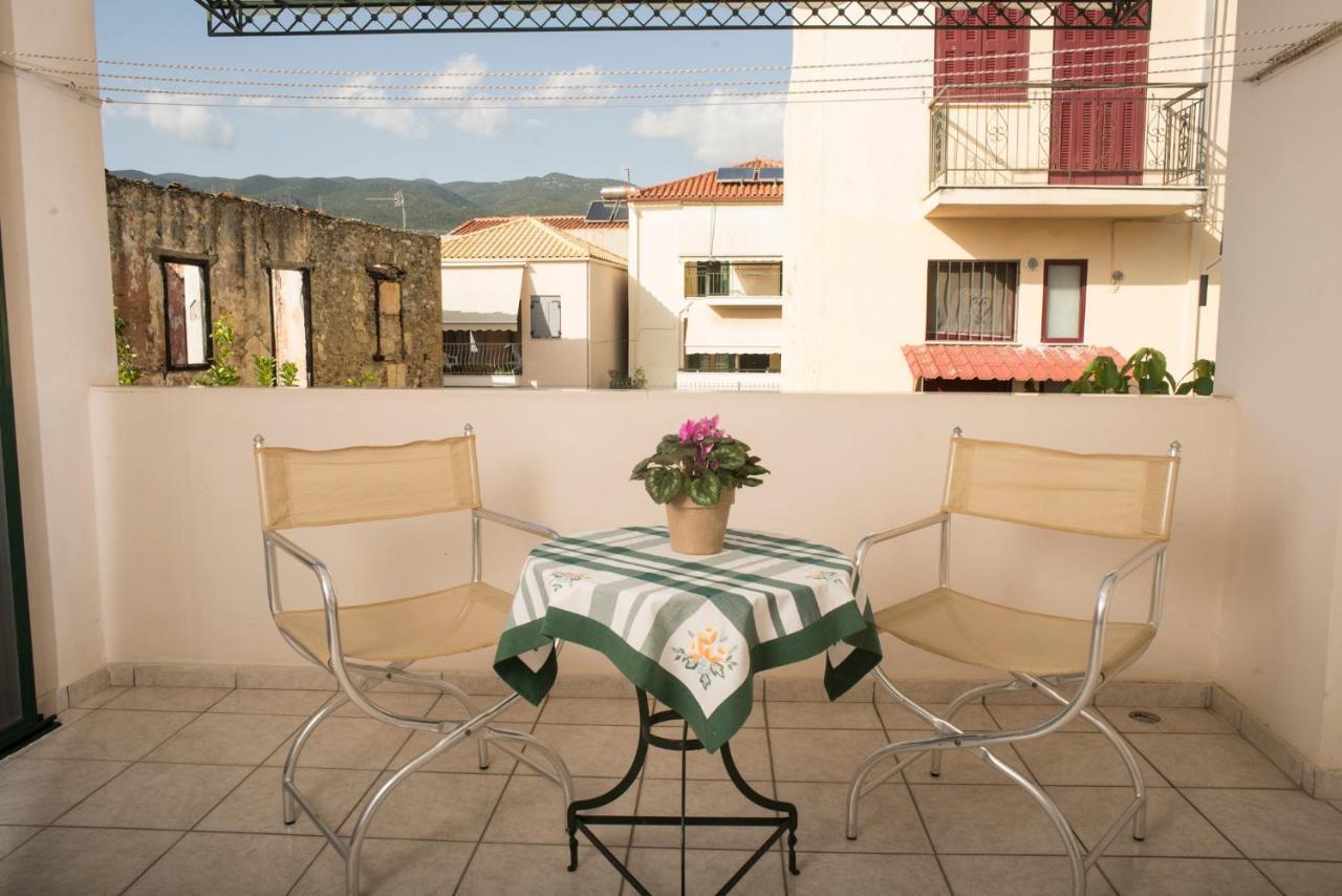 Maisonette With Garden In The Heart Of The Historical Kalamata Center 외부 사진