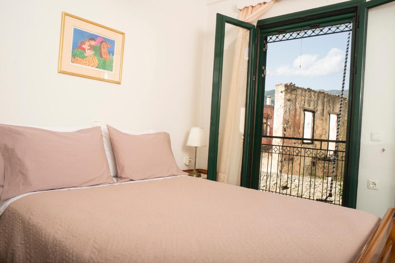 Maisonette With Garden In The Heart Of The Historical Kalamata Center 외부 사진