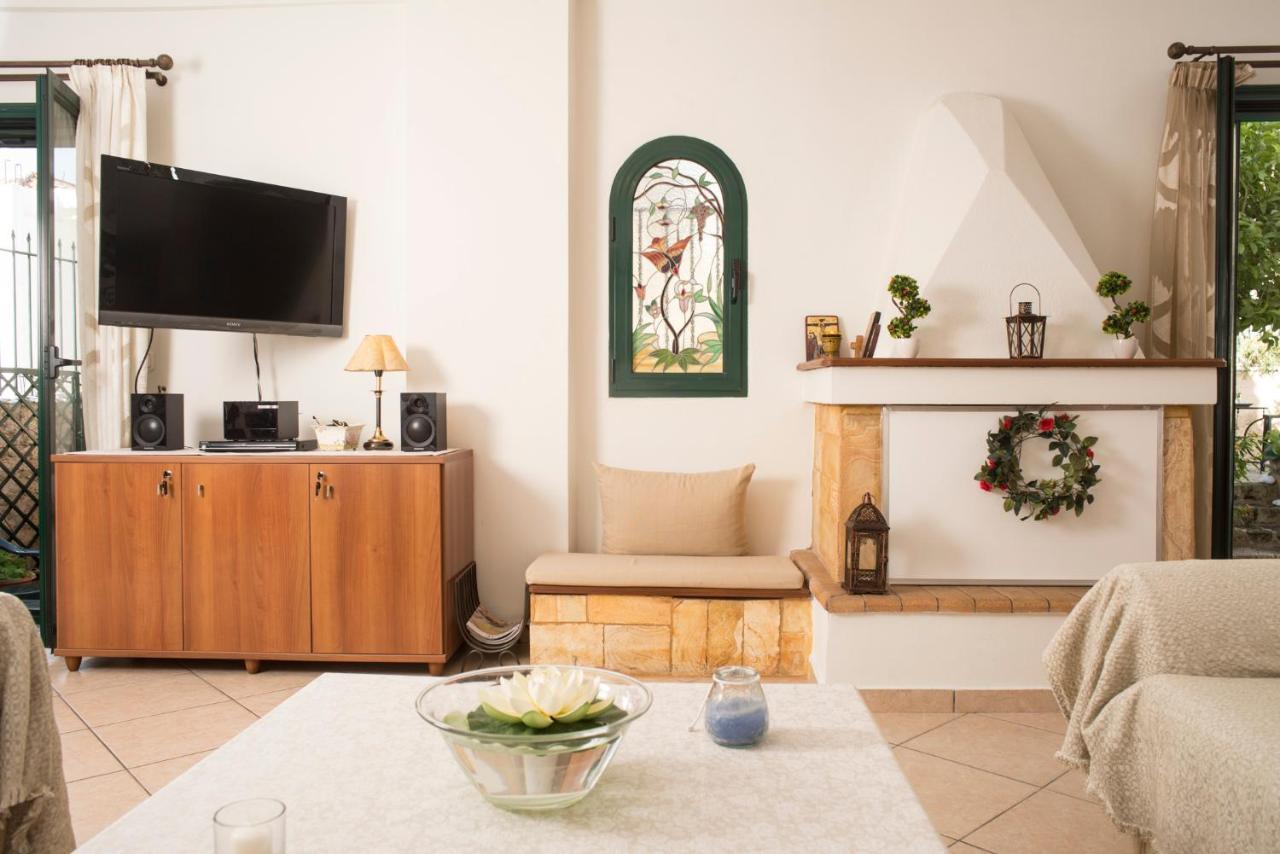 Maisonette With Garden In The Heart Of The Historical Kalamata Center 외부 사진