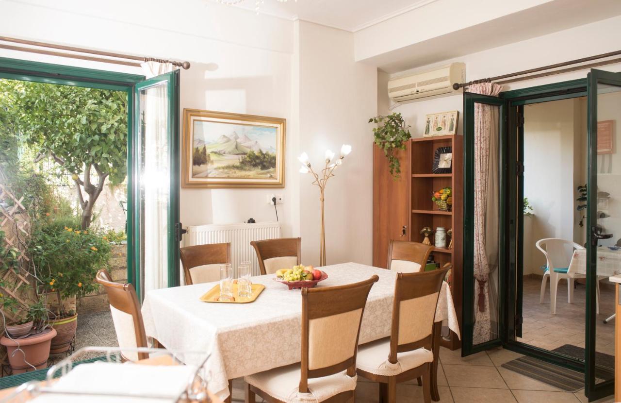 Maisonette With Garden In The Heart Of The Historical Kalamata Center 외부 사진