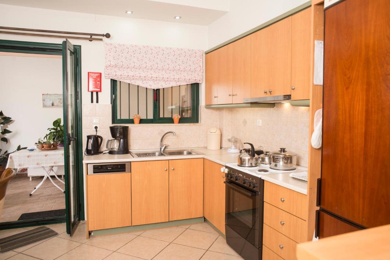 Maisonette With Garden In The Heart Of The Historical Kalamata Center 외부 사진