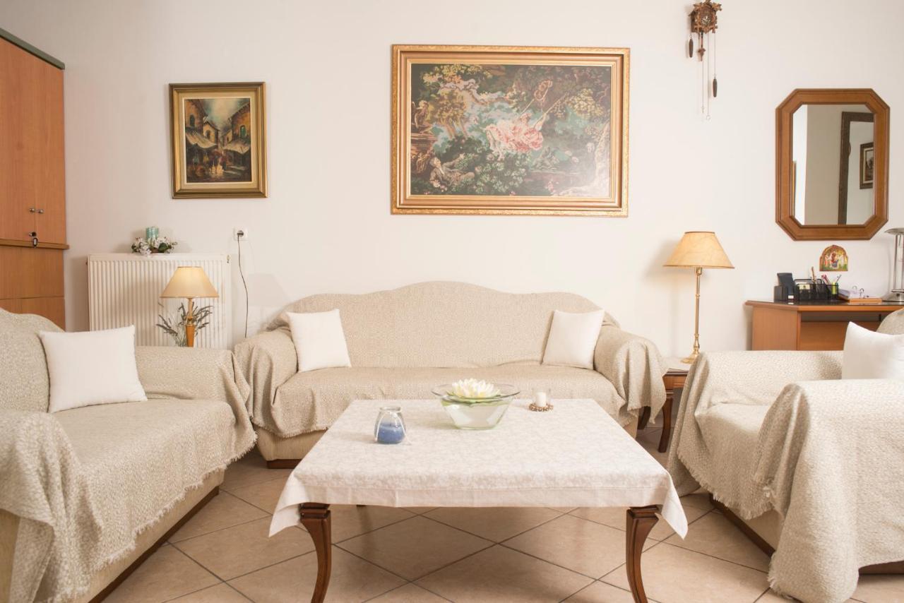 Maisonette With Garden In The Heart Of The Historical Kalamata Center 외부 사진