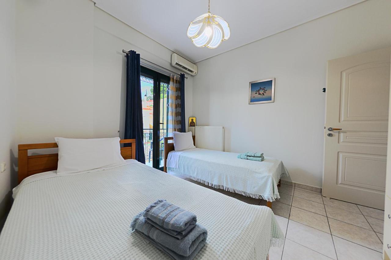 Maisonette With Garden In The Heart Of The Historical Kalamata Center 외부 사진