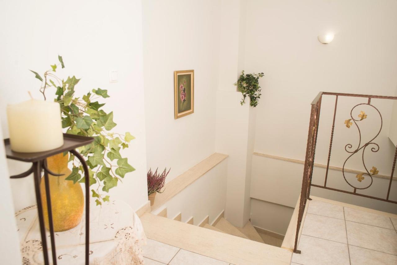 Maisonette With Garden In The Heart Of The Historical Kalamata Center 외부 사진