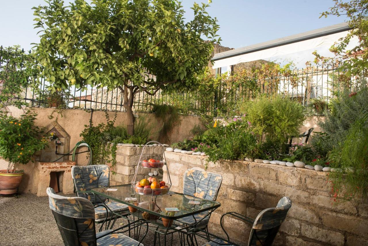Maisonette With Garden In The Heart Of The Historical Kalamata Center 외부 사진